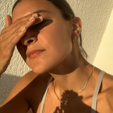 Taş detay yakın plan – Double Princess Semita ear cuff, 14K mikro altın kaplama