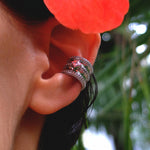 Erchie ear cuff stil çekimi – minimal görünüm, 925 gümüş rodyum kaplama taşlı ear cuff